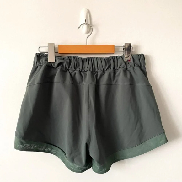 Lululemon  Sunsetting Shorts Juniper Green Size 4 - Picture 6 of 7